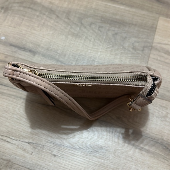 Juicy Couture Flawless Mini tan Wristlet Purse new without tags - Picture 6 of 12